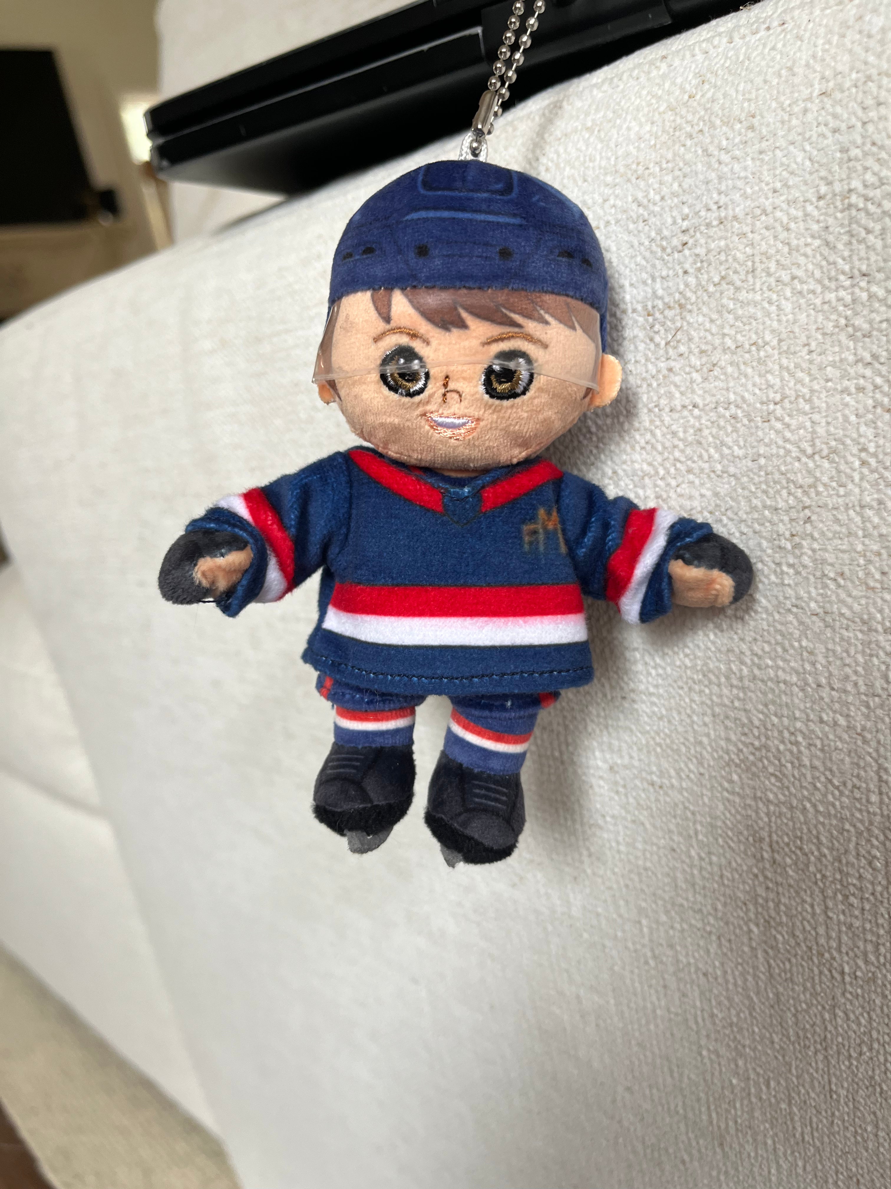 Hockey Boy (brown hair)